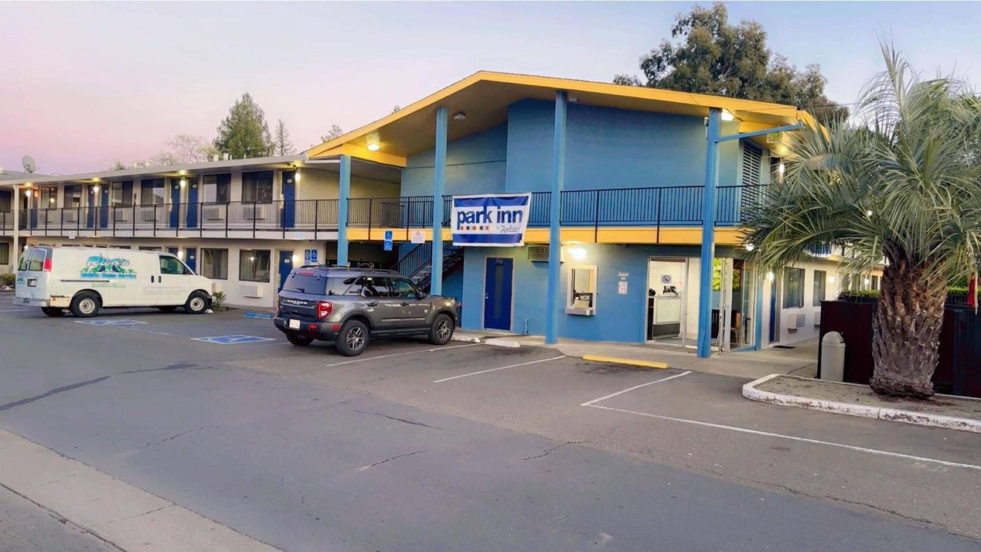 Park Inn By Radisson, Santa Rosa South Bagian luar foto