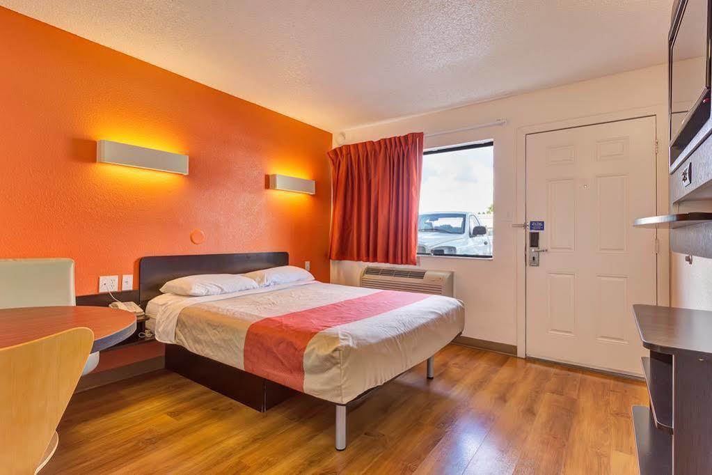 Park Inn By Radisson, Santa Rosa South Bagian luar foto